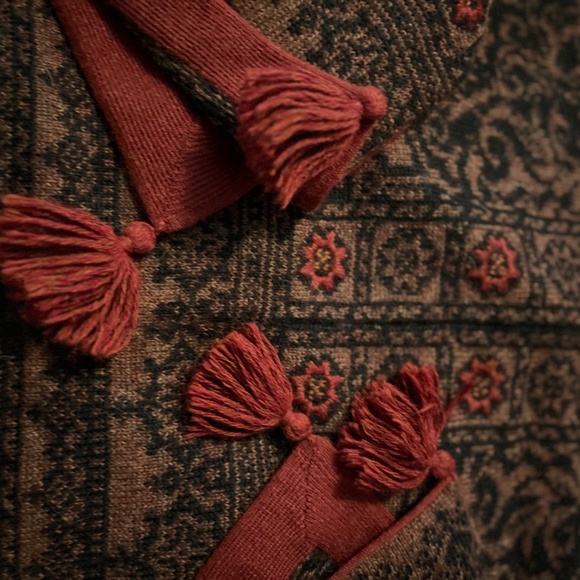 PERUVIAN CONNECTION BLACK, BROWN RUANA CAPE WITH RED ACCENTS AND EMBROIDERY - Picture 6 of 16